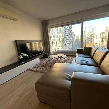 2 Bedroom In Center With Balcony 布鲁塞尔