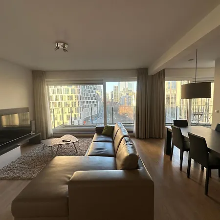 2 Bedroom In Center With Balcony * 布鲁塞尔