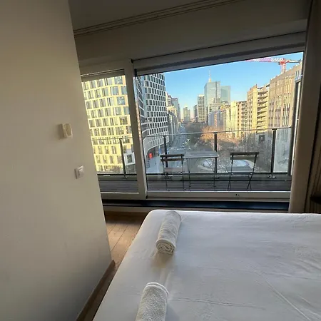 2 Bedroom In Center With Balcony 公寓