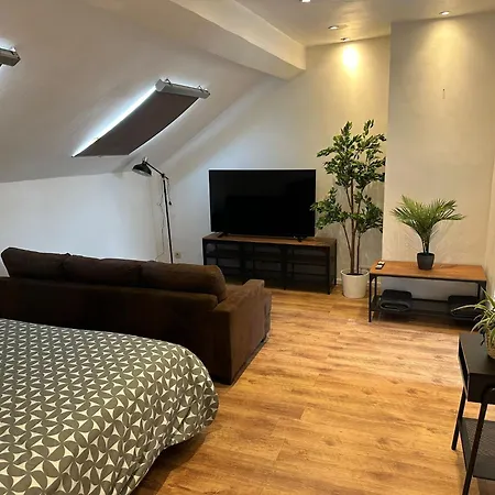 Immeuble Au Coeur De : Vivez L'experience Unique De La Rue Verbist Bruxelas