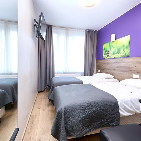 Center Hotel 2*
