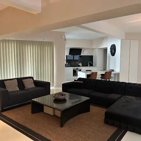 Beautiful Loft In The Center Of *