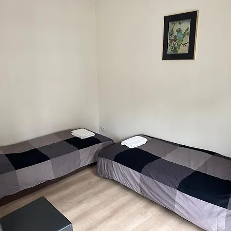 아파트 3 Bedroom In Center With Balcony View