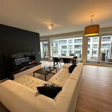 Apartment 3 Bedroom In Center With Balcony View Brussels