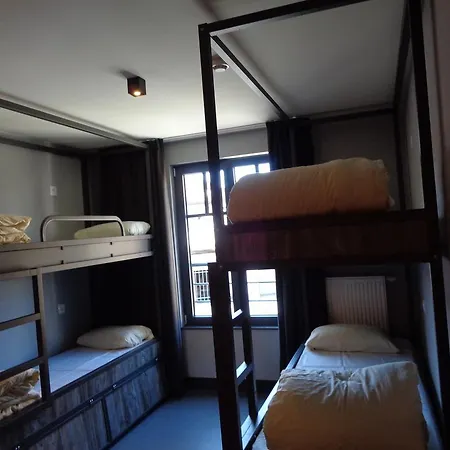 Brxxl 5 Centre Hostel *