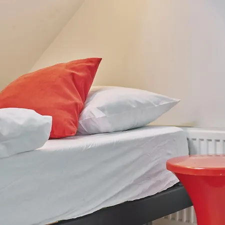 The Legacy By 2go4 Center Hostel *