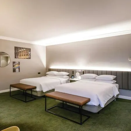 Hilton Grand Place Hotel 4*