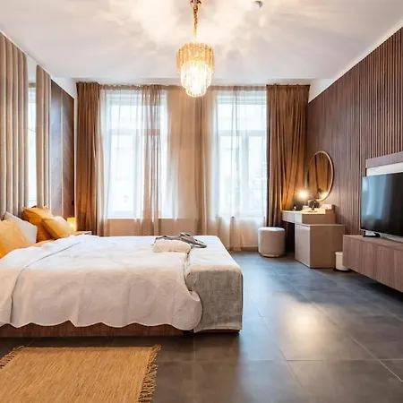 Апартаменты Luxueux 5 *