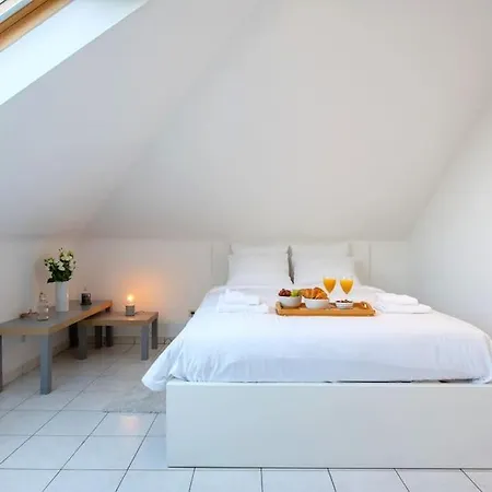 Jette Expo Duplex Апартаменты