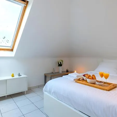 Jette Expo Duplex Апартаменты *