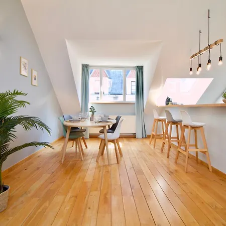 Heart Of Grand Place - Stunning 2br Duplex Daire