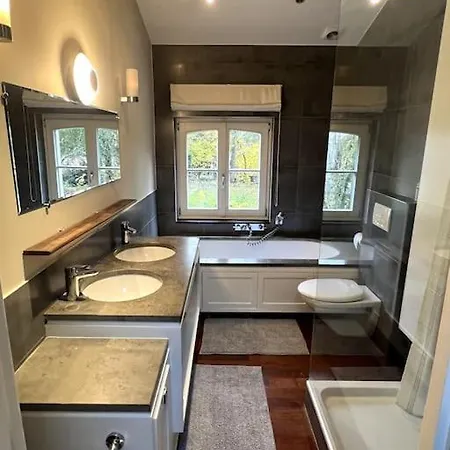 Charmante Maison Dans Un Coin De Verdure A Boitsfort Сasa de vacaciones Bruselas