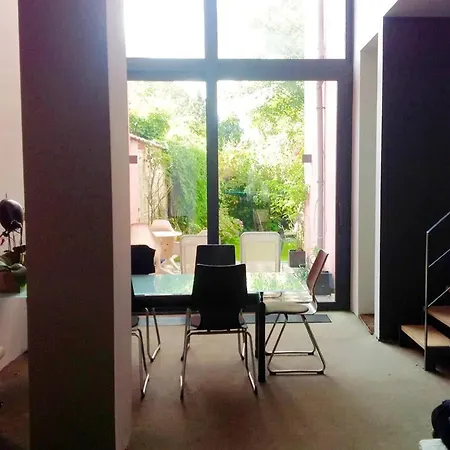 Spacious In Brussels, Large Private Garden דירה *