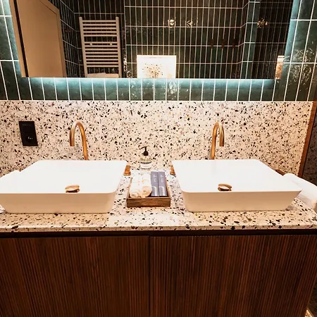 Golden Dove Luxury *