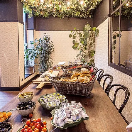 Latroupe Jardin Secret Hotel 3*