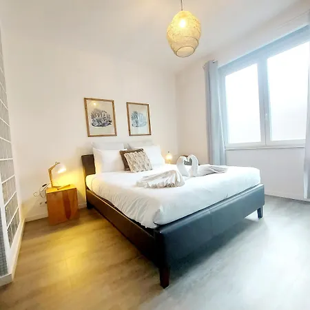 New Charming Grand Place Apartman