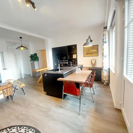New Charming Grand Place Apartman *