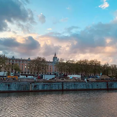 Edouard Boat * 브뤼셀