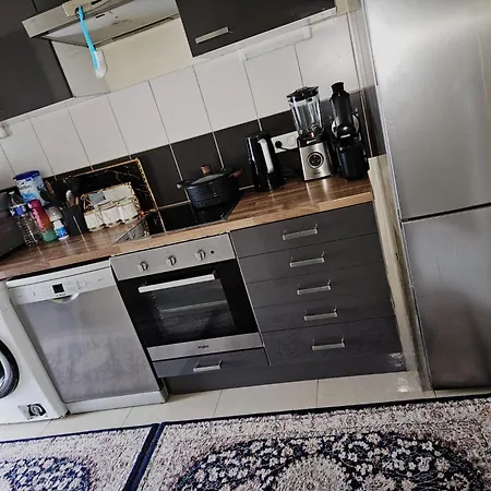 Luxurious 4 בריסל