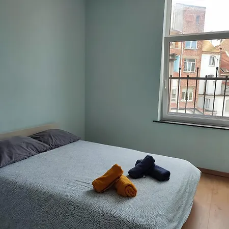 民宿 Confortable Avec Un Lit Double A Schaerbeek Cle Bleu