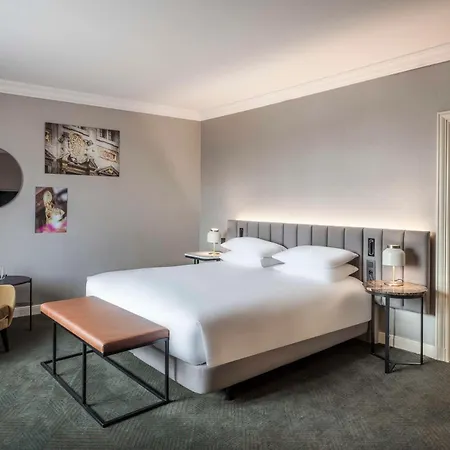 Hilton Grand Place 4* בריסל