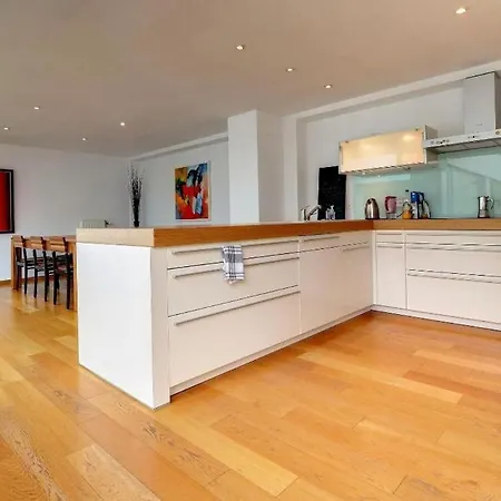 Apartamento Down Town Spacious Duplex With Private Parking & Game Bruselas