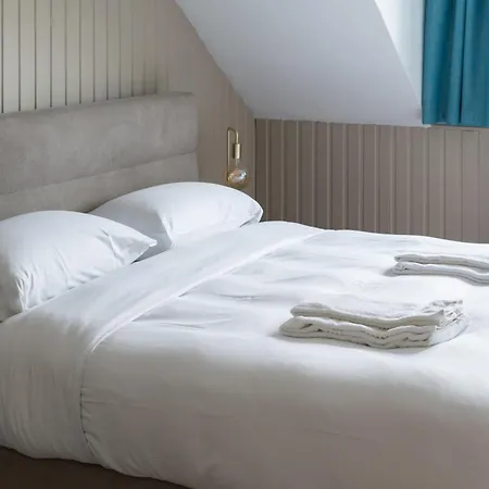 Vila La Louve - Big Place & Garden - Parking Gratuit *