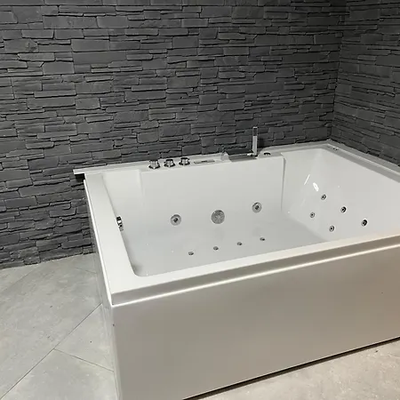 Jungle Romantic - Private Jacuzzi - Apartment *