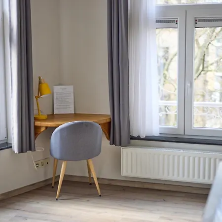 Schuman Luxe Apartment