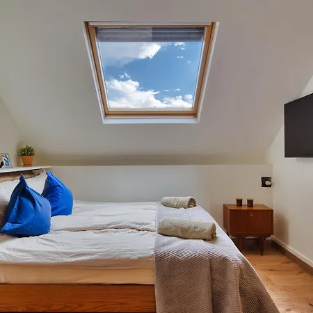 Comenstay Bed & Breakfast