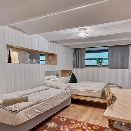 Bed & Breakfast Comenstay *