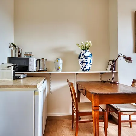 Comenstay Bed & Breakfast