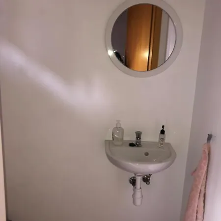 Privee Dans Grande Maison Ubytování v soukromí
