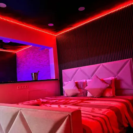 Love hotel Bolingo *