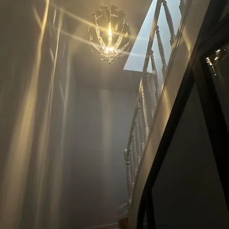 Welcome To Our Beautiful Triplex ! * Brüksel