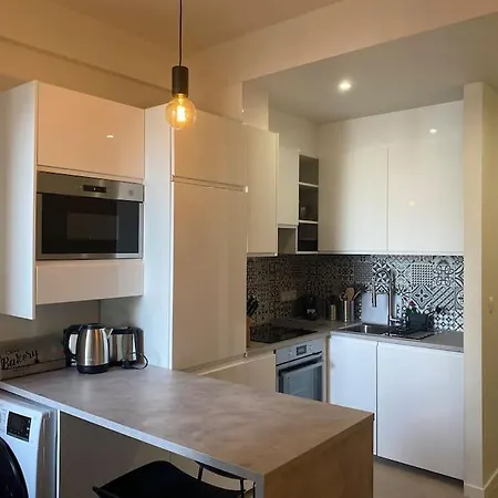 Avec Parking Gratuit Sur Place 5d