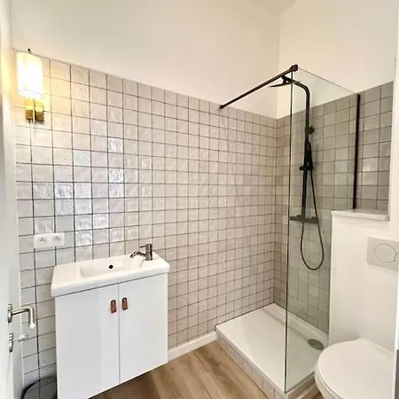 Chez Gianni & Stephanie - A Cozy And Elegant In