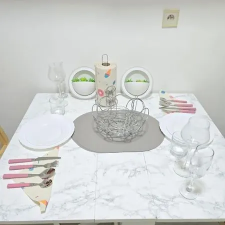 Glamorous In Brüksel