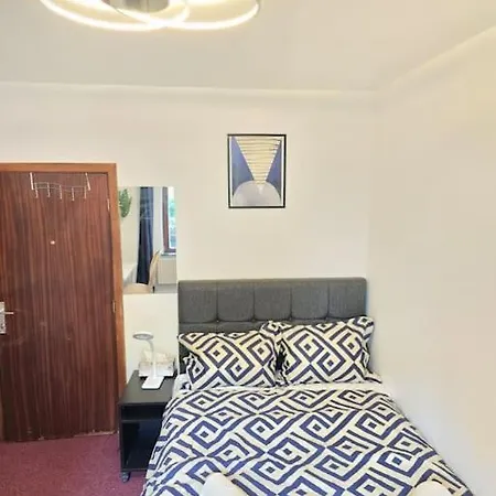 Apartment Glamorous In