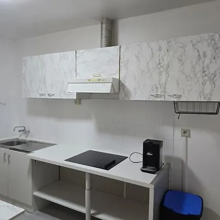 Glamorous In Daire Brüksel