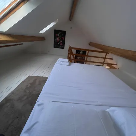 شقة Attic European Quarter