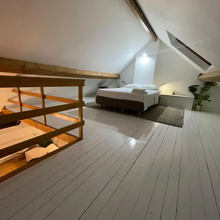 Attic European Quarter * Brusel