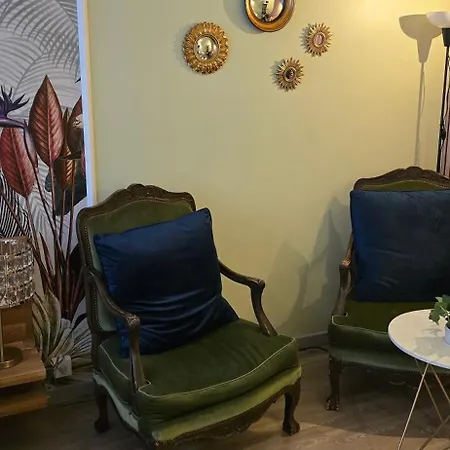 Cosy Quartier Louise 아파트 *