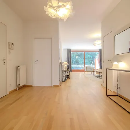 Appartement Chaleureux 1 Proche Ecole Europeenne *