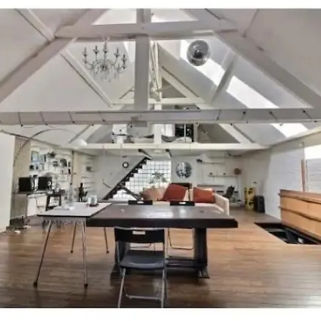 Le Loft Des Artistes Daire Brüksel