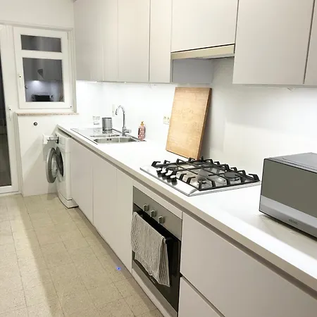 Charming Two Bedroom Flat - Nato -