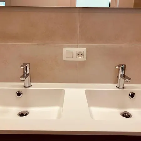 Luxury City Center Apartman *