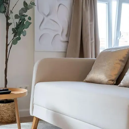 Charmant Studio City Center Apartman *