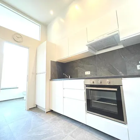 Charming Uccle - 1 Bedroom *