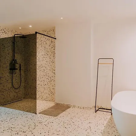 Beautiful 2 Bedroom Duplex In Le Chatelain *